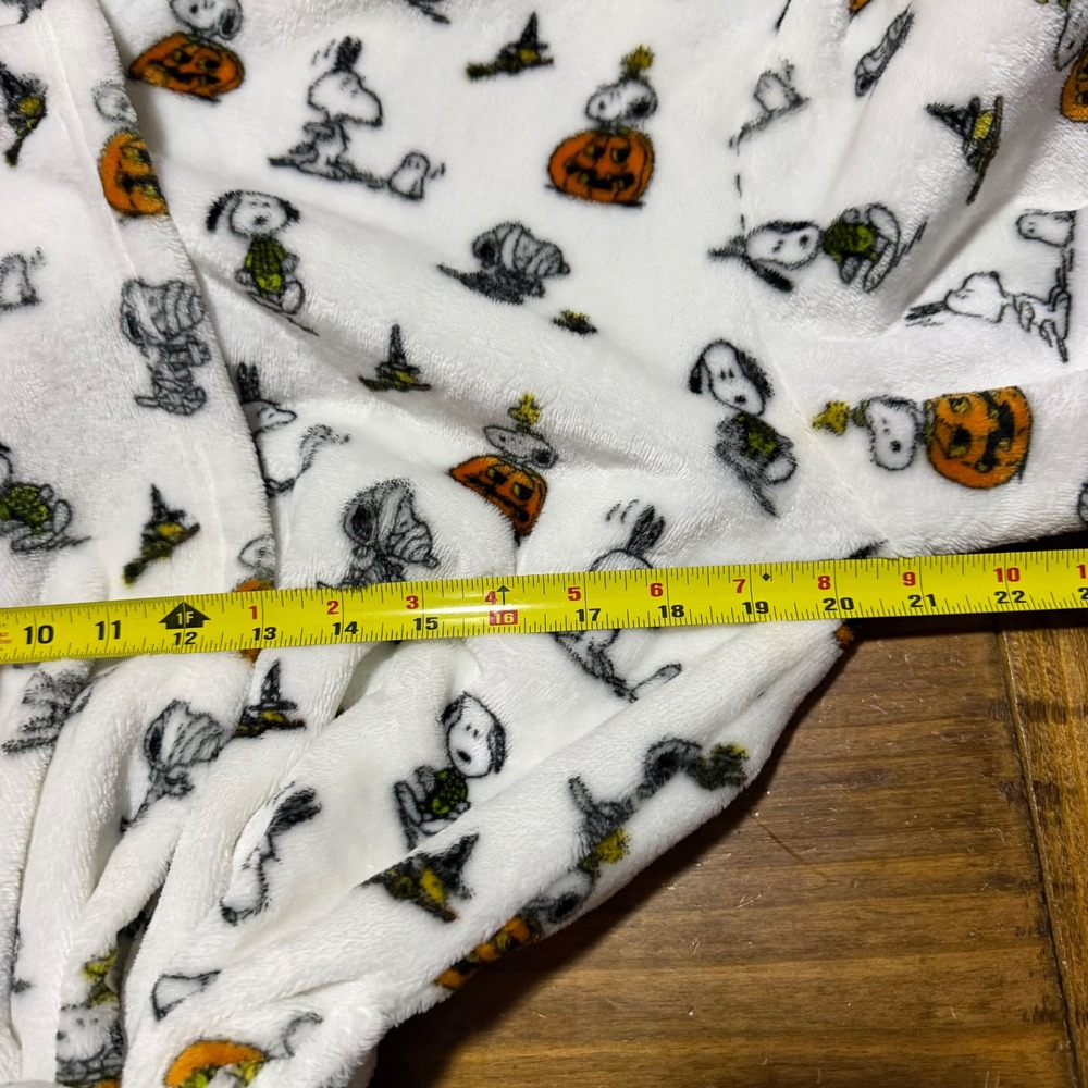 Peanuts Halloween Snoopy Woodstock Fleece Hooded Robe L/XL White Pumpkin Cozy - Picture 5 of 6